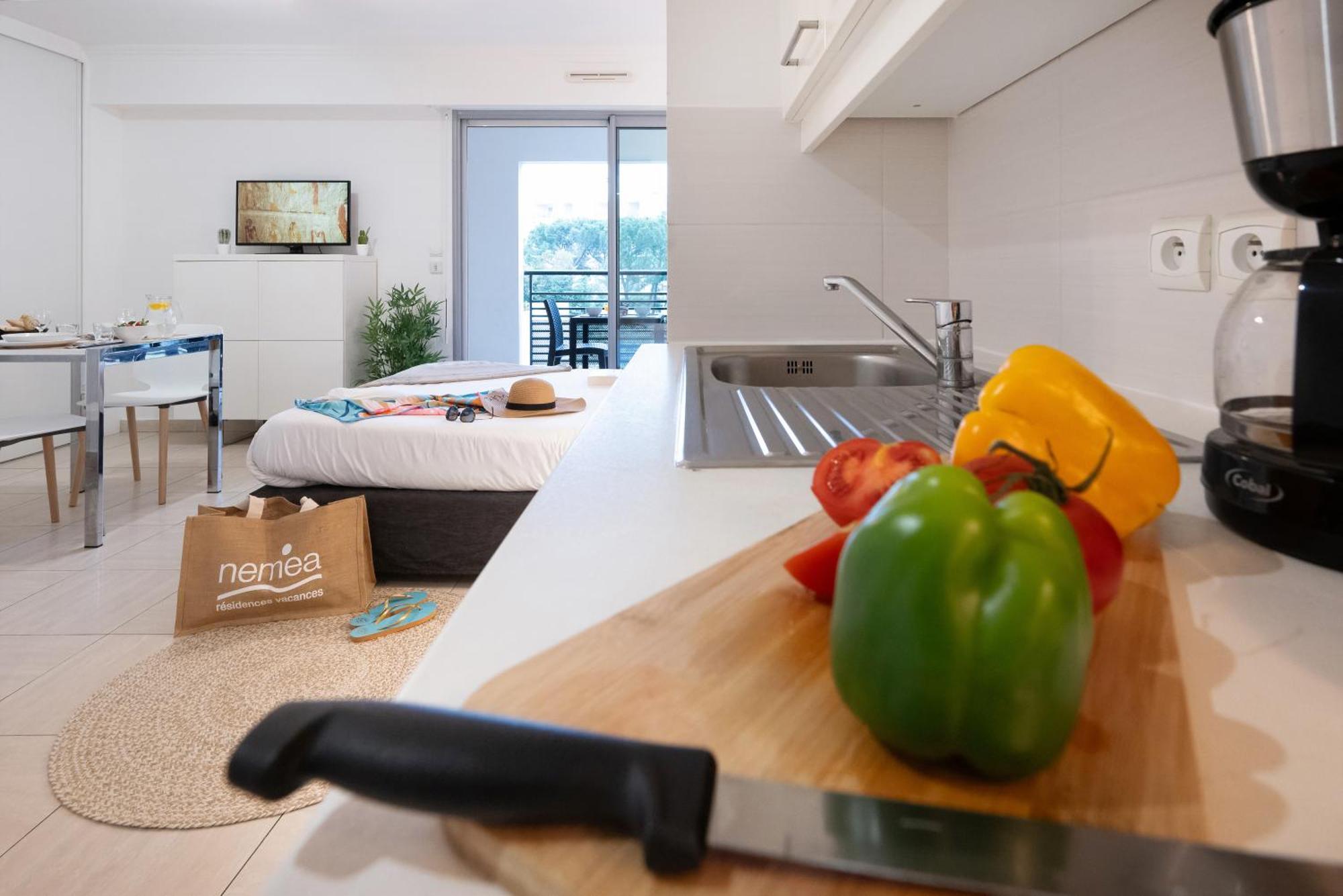 Nemea Appart Hotel Le Lido Cagnes Sur Mer Luaran gambar