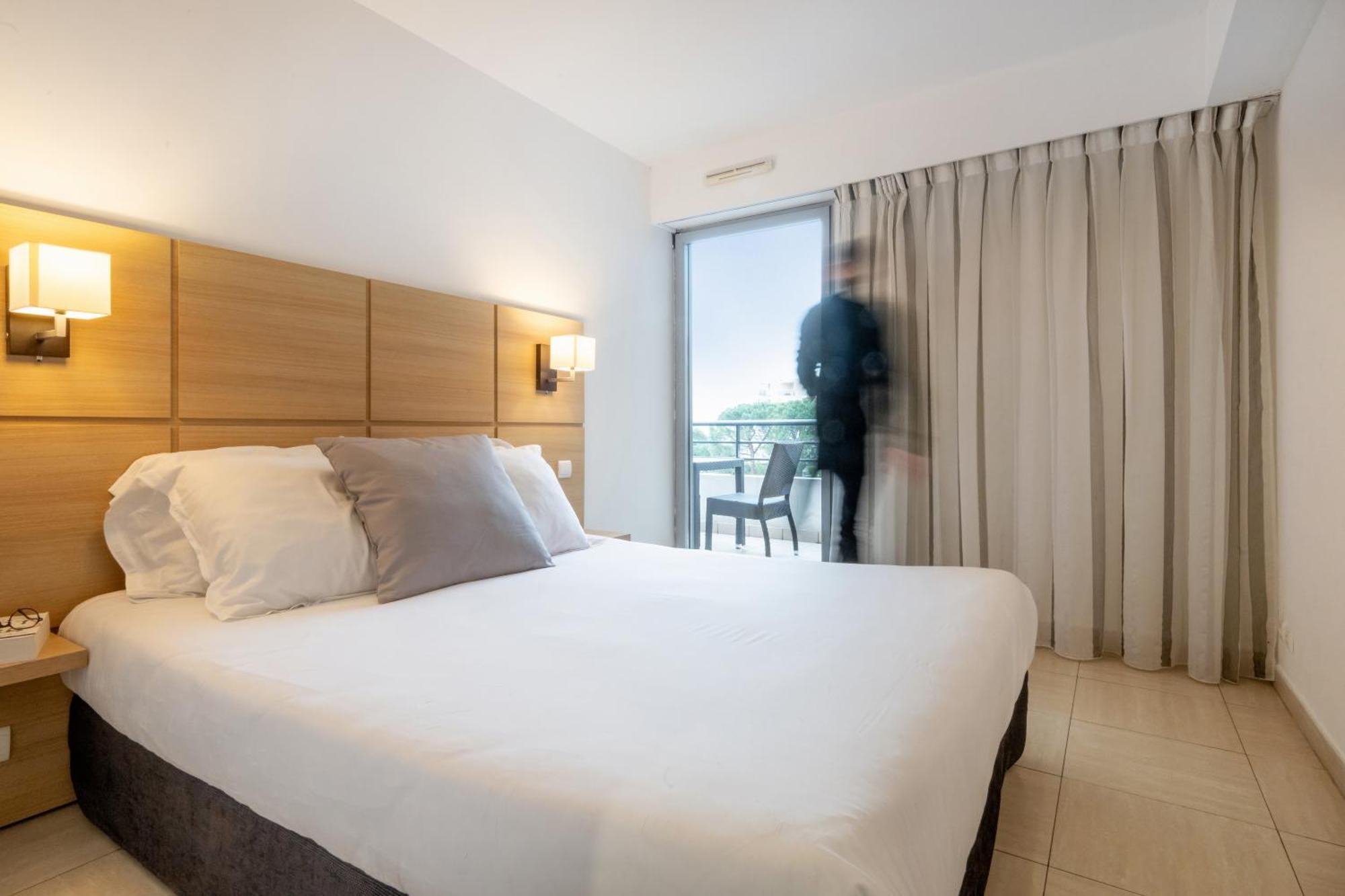 Nemea Appart Hotel Le Lido Cagnes Sur Mer Luaran gambar