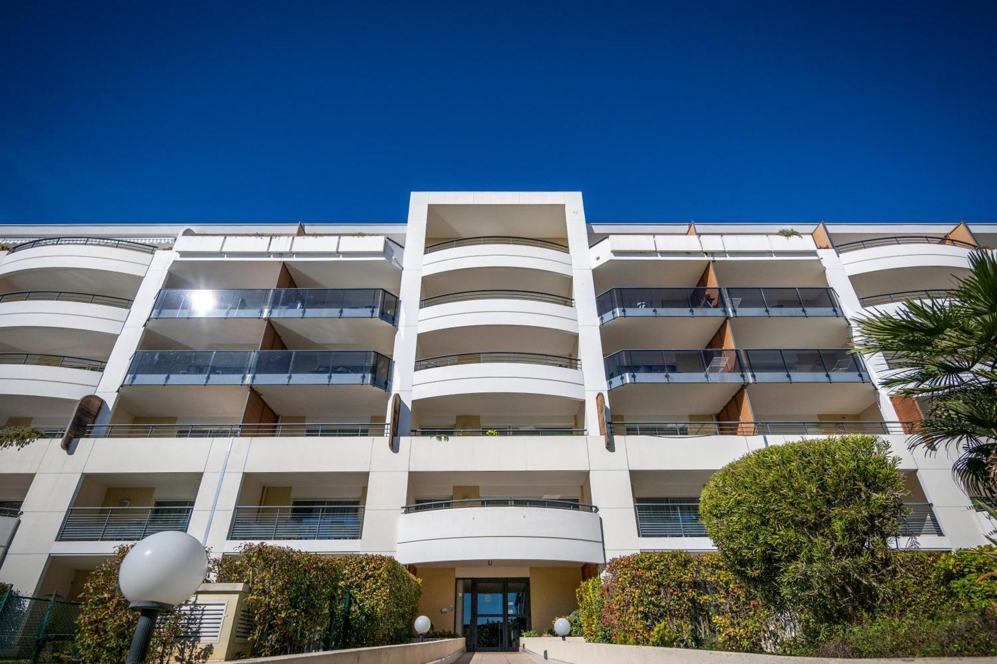 Nemea Appart Hotel Le Lido Cagnes Sur Mer Luaran gambar