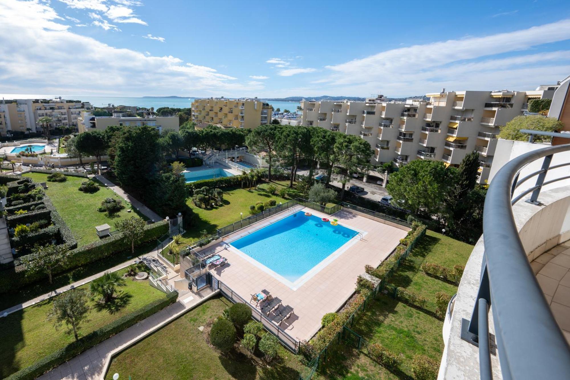 Nemea Appart Hotel Le Lido Cagnes Sur Mer Luaran gambar